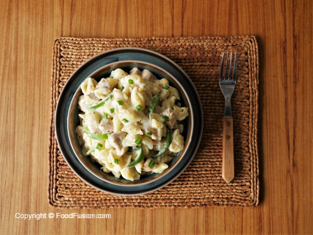 Pasta in White Sauce Food Fusion