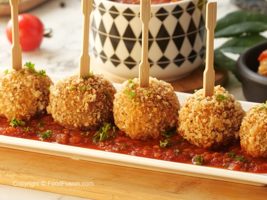 Mozzarella Balls with Marinara Sauce Food Fusion