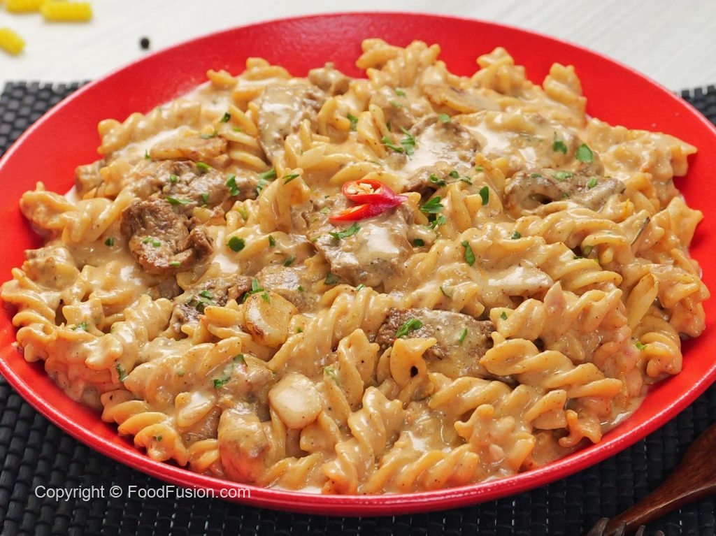 Creamy Garlic Beef Pasta – Food Fusion