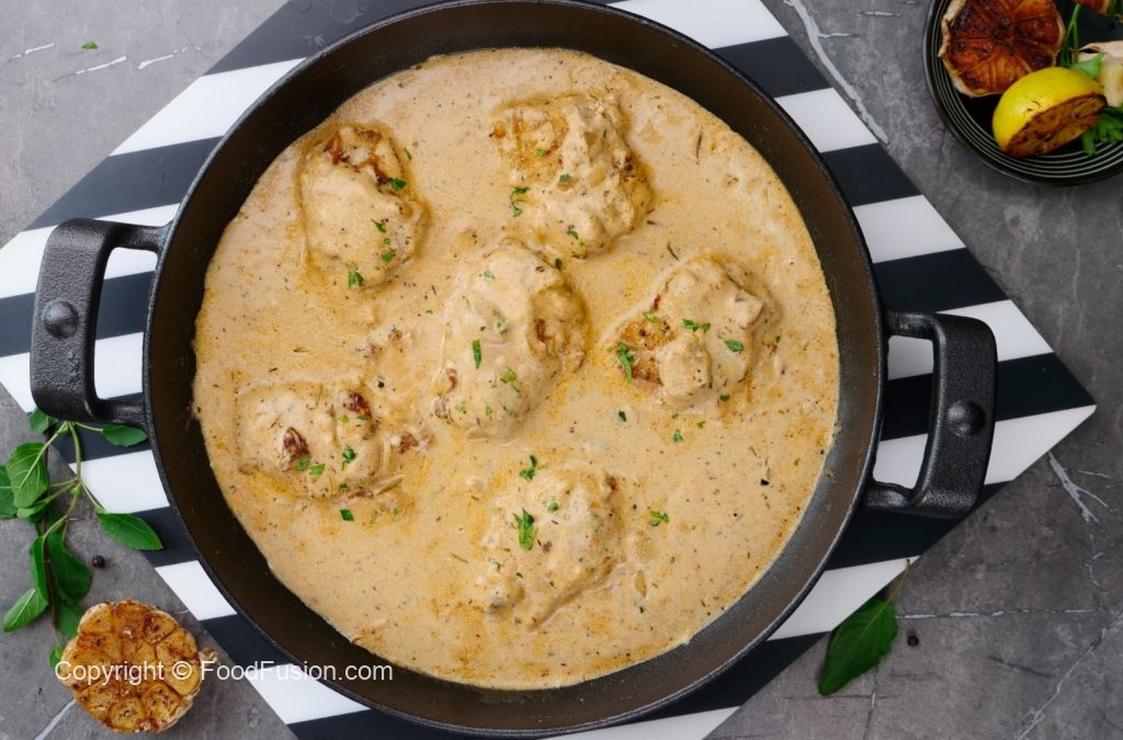 Garlic Chicken Thighs with Creamy Sauce – Food Fusion