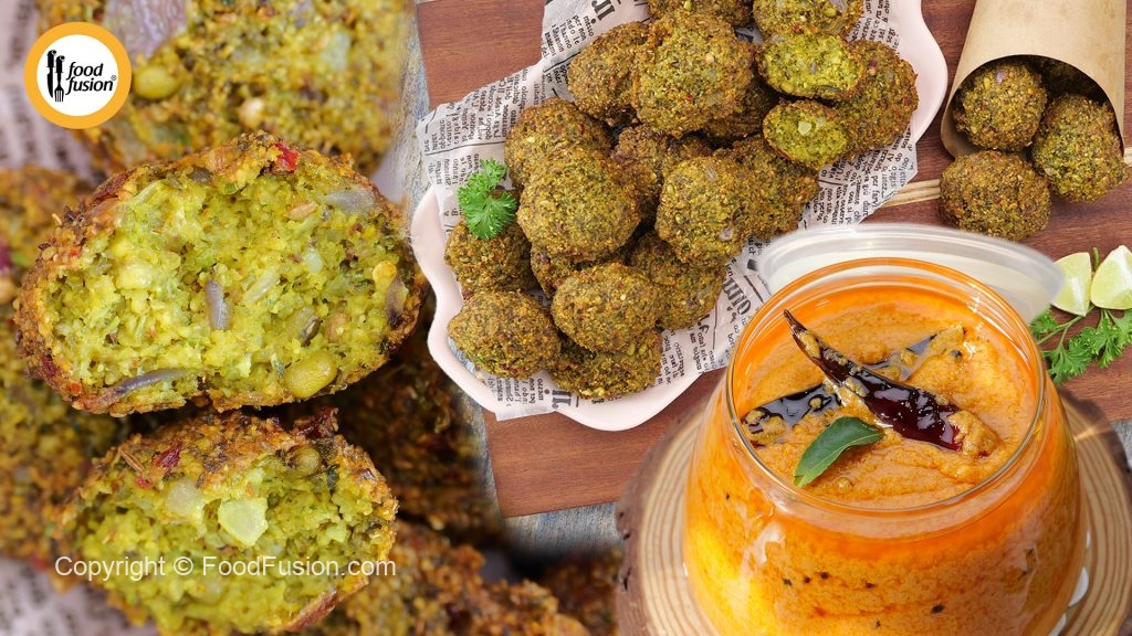 Hari Moong Daal Pakora with Chutney Food Fusion